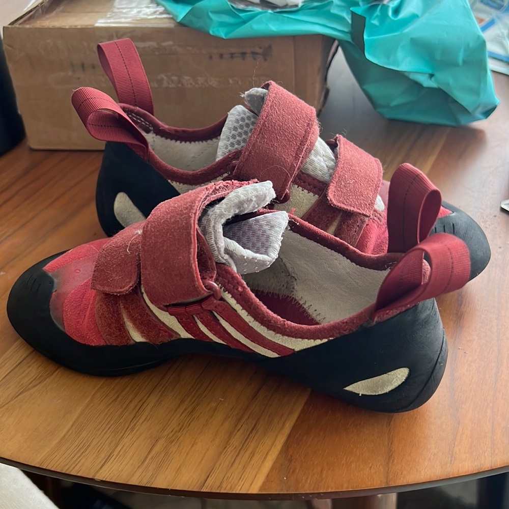 Butora endeavor climbing shoes size 4 5